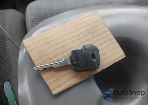 1999 Ford F-150 Work Series/Xl/Xlt из США, поврежденный, VIN 1FTZX1720XKB38796